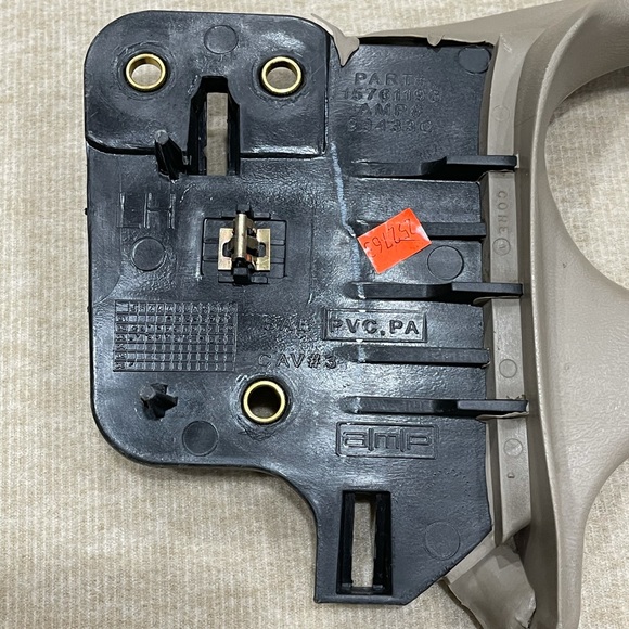 Chev Silverado Tahoe Suburban GMC Yukon Denali Grip Grab Support Assist Handle - Picture 5 of 8